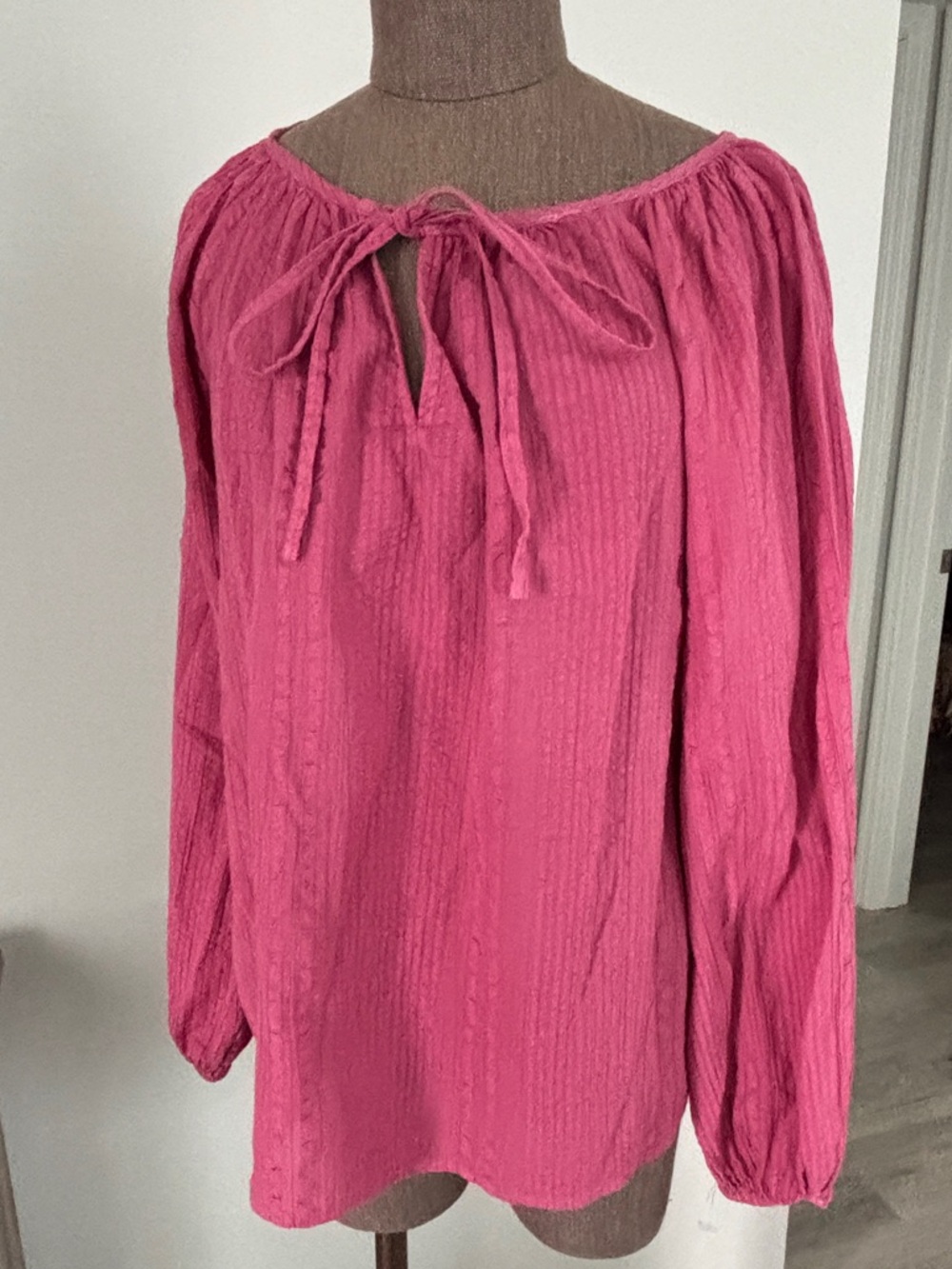 dylan Rose Pink Tie-Neck Peasant Blouse NWT Small.